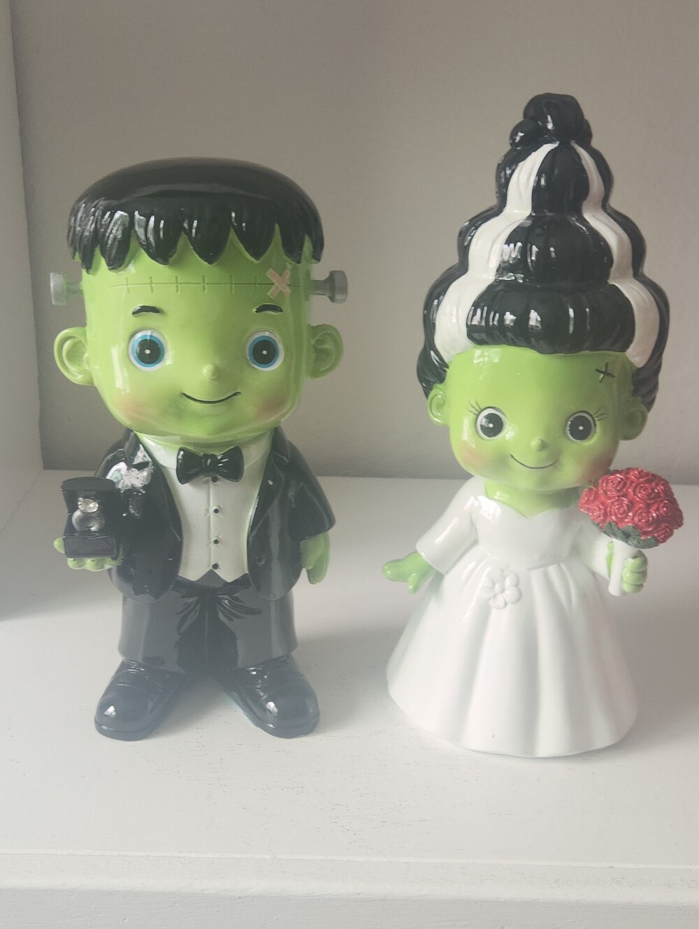 Green Frankenstein Bride & Groom Resin Figurines Holding Wedding Ring And Roses